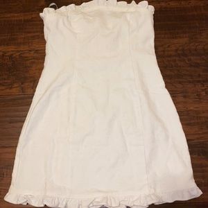 Medium Strapless Formal Dress